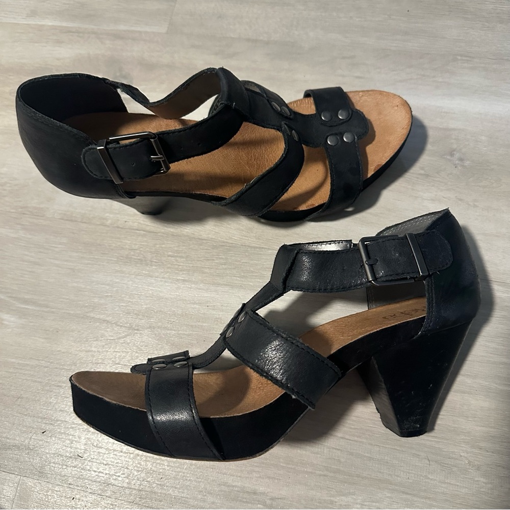 Reba Black Leather Sandals Heels Sz 9.5